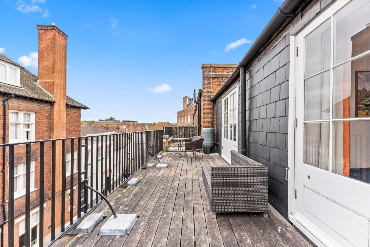 The Exquisite Gem Of Canterbury - Huge Balcony Appartamento Esterno foto